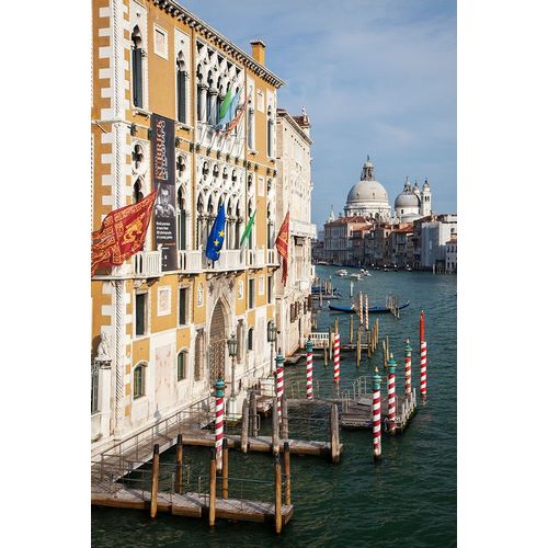 Eggers, Julie 아티스트의 Italy-Venice Buildings along the Grand Canal with Santa Maria della Salute beyond작품입니다.